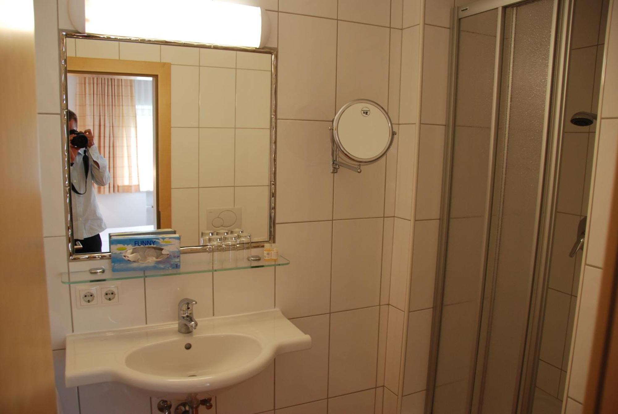 アルペンホテル レジーナ ナウダース 部屋 写真